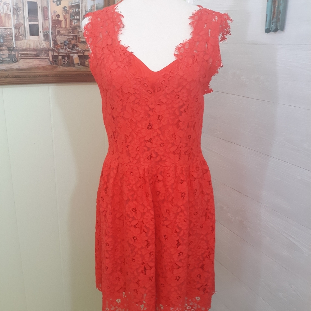 Saks fifth Avenue red lace dress sz large *Y